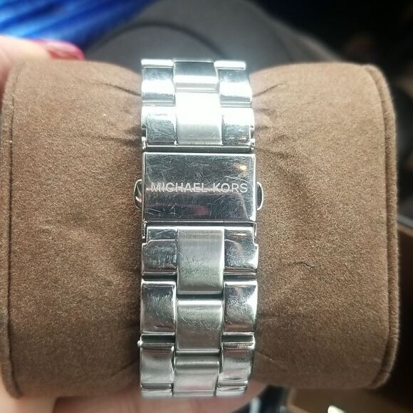 Michael Kors Stainless Steel Watch with box - Picture 5 of 11